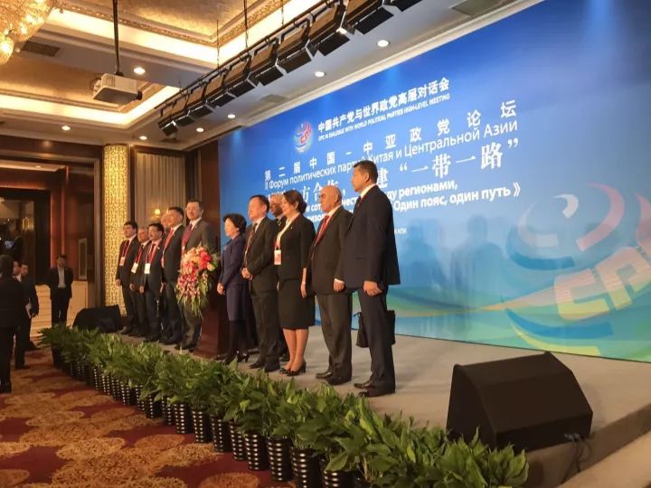全球“圈粉”近期發生(shēng)的這兩件大(dà)事 我們的朋友(yǒu)圈又擴大(dà)了 全球“圈粉”近期發生(shēng)的這兩件大(dà)事 我們的朋友(yǒu)圈又擴大(dà)了